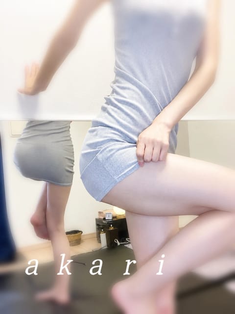 🤍こんばんは🤍

みなさんはどんな三連休を過ごしていますか？☺️🌿

あかりの次の出勤は、
22日(水) 10:00〜1