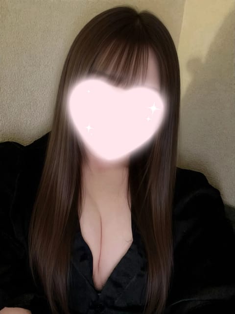 こんにちは🌞
待ちに待ったシルバーウィーク！えなちゃんは明日から帰省します😆
5連休今日しかいないので会えたら嬉しいなっ