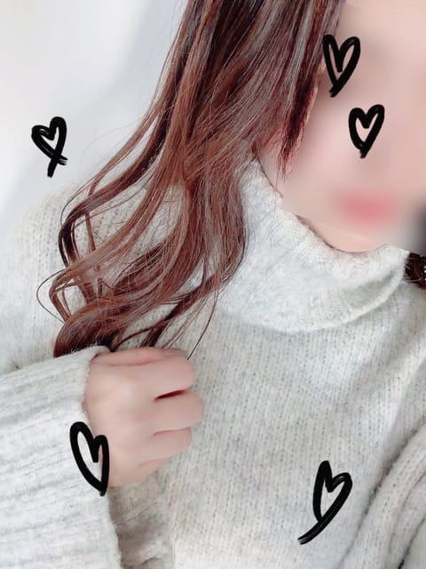 おはようございます！
今日も出勤です♡
11:00-16:00です(*'▽'*)
今日も寒くなりますので暖かくしてお越し