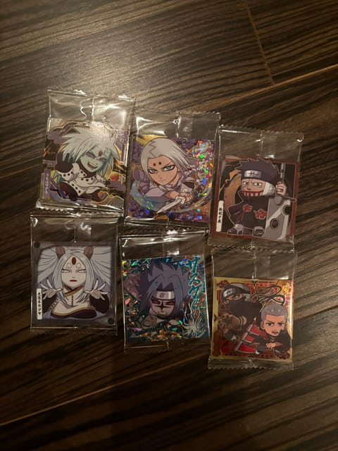 今日と明日はホールインワン（相模大野）出勤です🎶

ゆうの大好きなNARUTOのウエハースが出たからシール集め中☺️💗