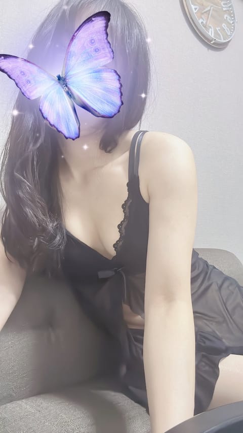 本日日暮里ルーム19:30まで。
たくさんのご予約お待ちしています🦋