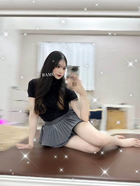 おはようございます☀️

本日21:00-5:00で出勤します♡

最短22:45~になります✨️

ご予約お待ちしてお