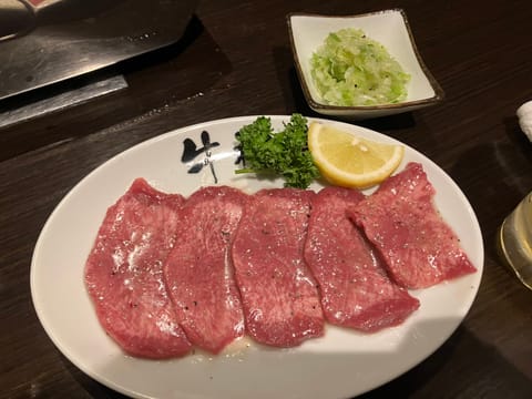 今日のお休みは牛タン食べたよ🍖おいちかったな〜　最近はずっといます🏠私の中で唯一誰からも傷つけられず本当に好きな人達とだ