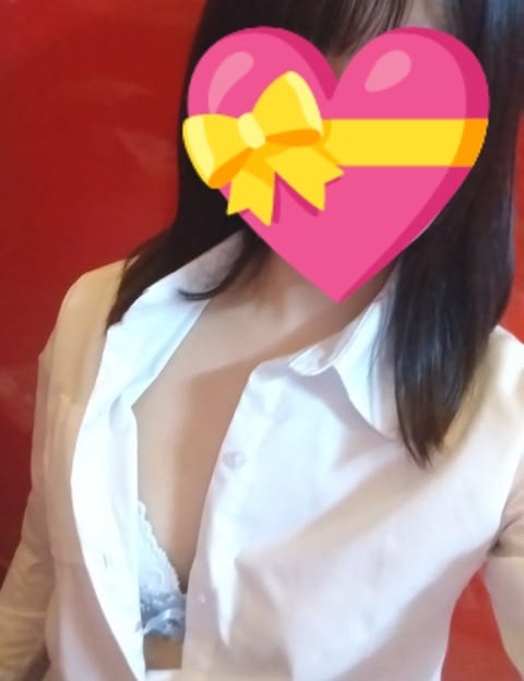 こんばんは！✨️

今日電車に乗ったら人が多くてびっくりしました！
お盆休みだからかな？
お盆明けもたくさん会いたいです