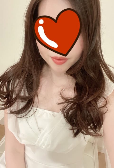 新しい物を新調する時は
古いものに感謝しお別れをします😌

人も不思議で、別れあれば出会いあり
ふと久しぶりの友からご連