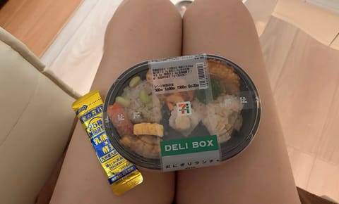 まおです☀️
今日もご予約ありがとうございます☺️
20時までお待ちしてます！

最近は忙しくて全然自炊ができずコンビニ