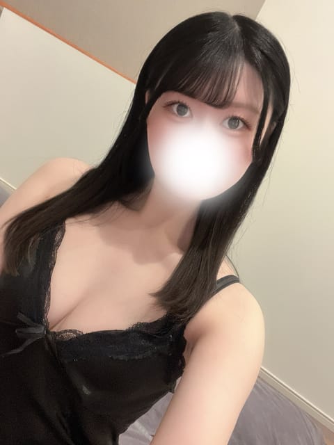浜松町ルームいます⭐️
20時まで今月最後の出勤です💭
あいにきて〜〜〜〜^_  _^っ🪄