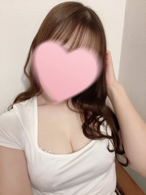 こんにちは🌸

本日、11時から受け付けております🥰

お時間合う方！ぜひ会いに来てほしいです〜🥺🌸