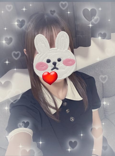 24日火曜日16:00〜20：00まで蒲田にいます。前半まだ開いてるのでよかったらどうぞ〜🐰✨
事前予約してくれてるお客