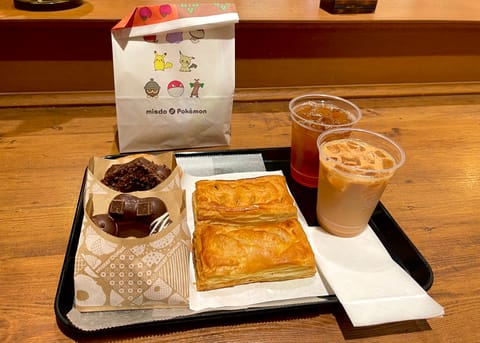 こんばんは
ついに12月突入ですね
この間ミスドに行ったらポケモンコラボ中だったり、冬限定のポンデショコラがあったり全部