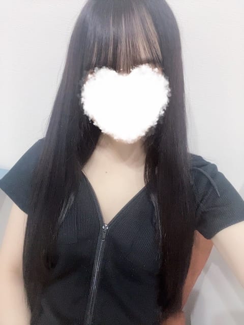 18時から新宿·代々木ルームいます！
天気悪いけど会いきてくれたら嬉しいです😢
ご予約お待ちしております💕