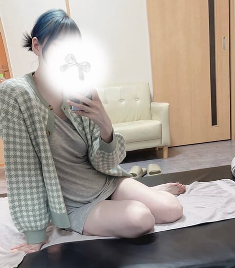 こんばんは〜😌
今日は府中ルームに出勤してます！
お外雨すごいですが今日もお部屋でお待ちしてます☔️🩵