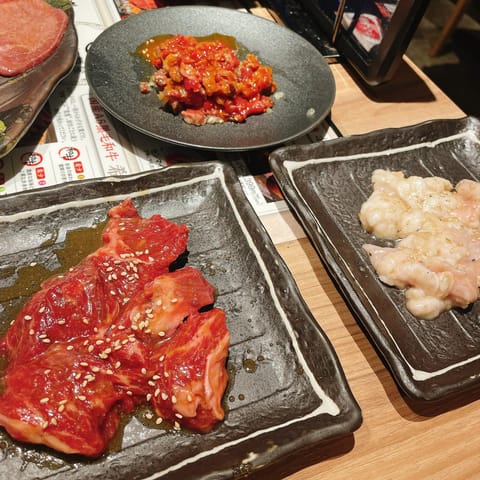結果発表〜〜!!!!(どなり)

左が(写真1)
片面しっかり焼いて1回ひっくり返したタン👅
右が(写真2)
2秒に1回