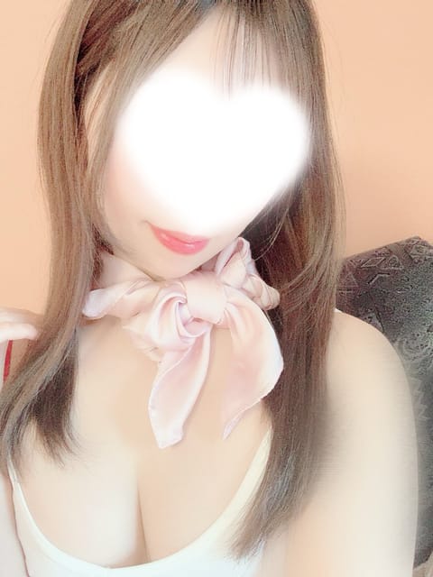 急遽ですが5/26.27出勤します🫶
次は6月ってお伝えしてましたが出勤できることになりました！！
すでに予約ありがとう