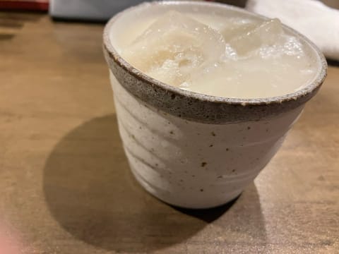 昨日は睡眠無しでお昼過ごしてましたがその分今日大量に寝溜めして今起きました🛌💤元気いっぱい！最近見つけた美味しい居酒屋さ