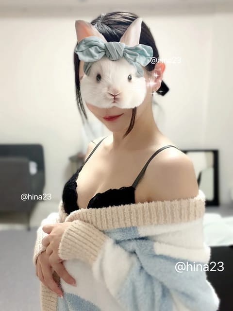 本日13:00-19:00で出勤です！
お待ちしておりますね🤍🤍