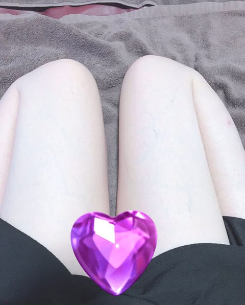 こんにちは、じゅりです！
本日16時から23時までの出勤になります😘
後ろの時間も伸ばせるかもしれないので、深夜の方もお