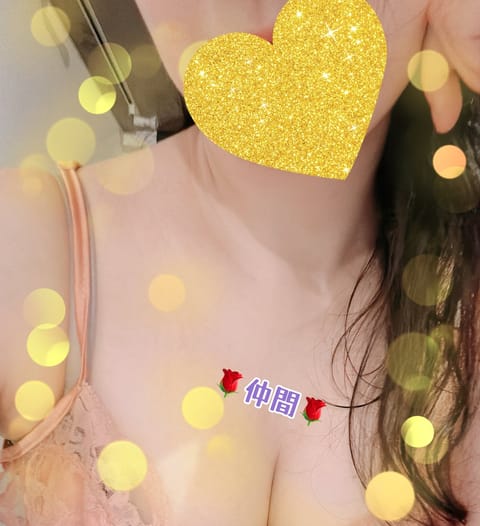 こんばんは、仲間です🌹
お部屋入りました✨

今日は降ってますねー☔️
土砂降りは苦手だけど、街灯に照らされた夜の霧雨は