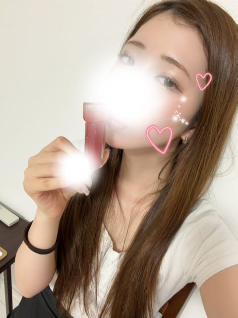 この一年このリップのお陰様で

唇褒められまくりです💋❤️

唇ってプルプルがエロいよね😘

今日も新橋にいます❣️