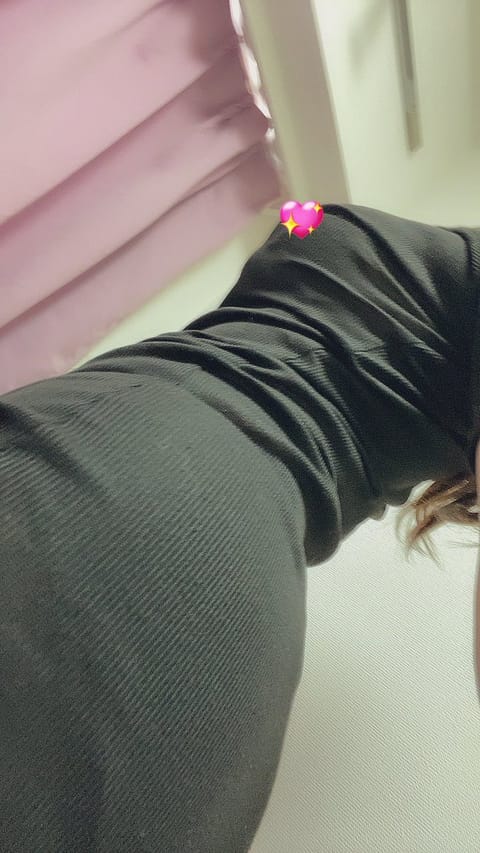 こんにちは🍑♡

お外ポカポカで気持ちいいねぇ(*^^*)☀️
今日は20時までお部屋にいるので、
癒されに来てください