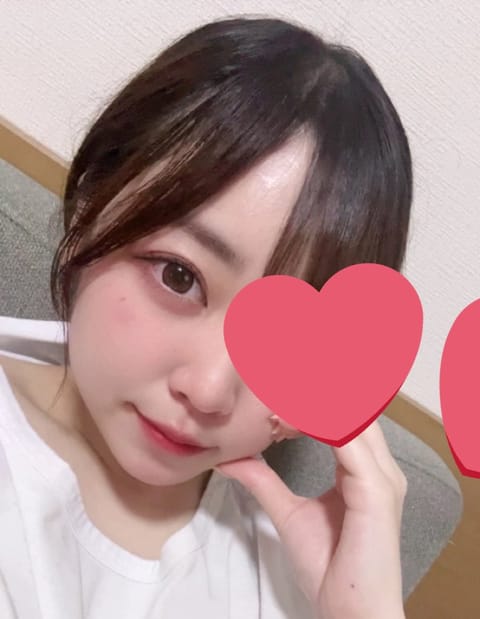 今日は五反田に朝までいるよん
最近苺たくさん食べれて幸せな気持ち🍓
この季節だいすき🐱