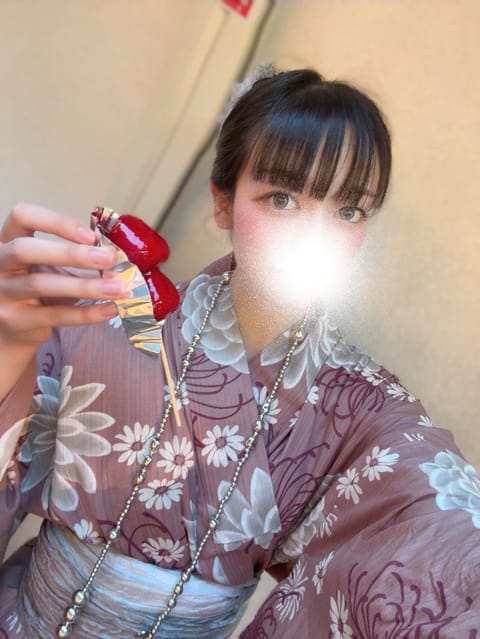 🩷🩶👘