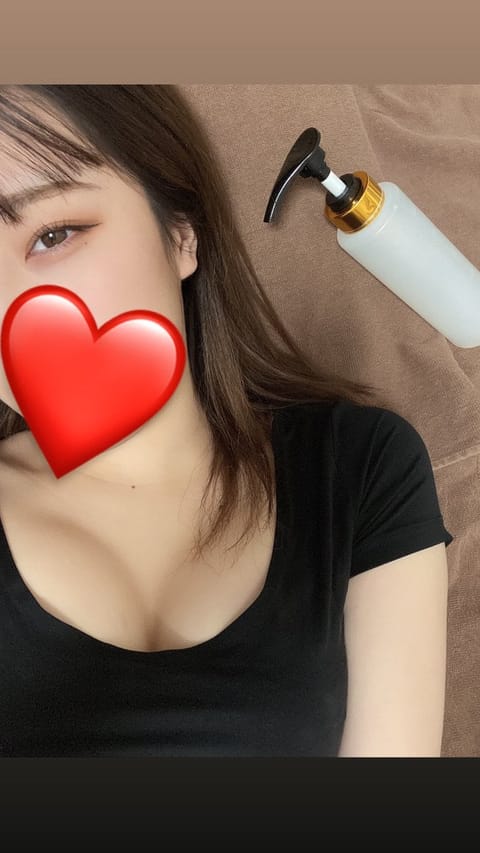 こんにちは！

今日は13-21まで出勤しております🙆‍♀️
癒されにきてくださいね🕊