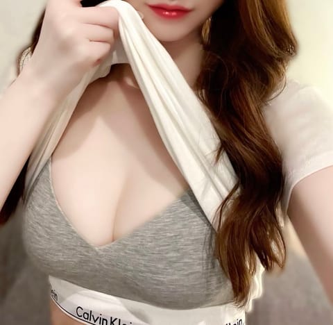 本日24日(土)20:00~03:00　

最短23時〜ご案内できます

一緒に週末楽しみましょう💕

📲0807997