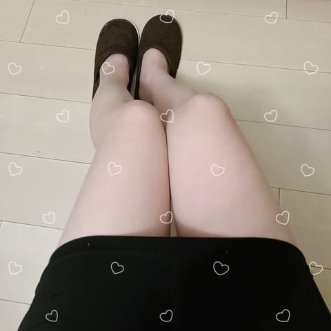おはようございます🌱

只今出勤しております🫶

今日が年内最後の出勤日です！

温かい飲み物飲んで、
寒さに負けず頑張