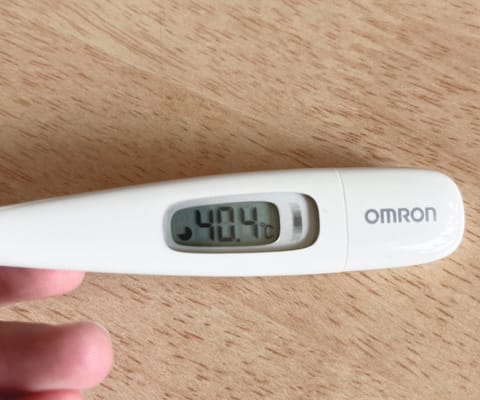 こんばんは！みおです😷

2日前から体調崩してしまいまして、
点滴してもらったけどお熱が下がらず
明日はお休み頂くことに