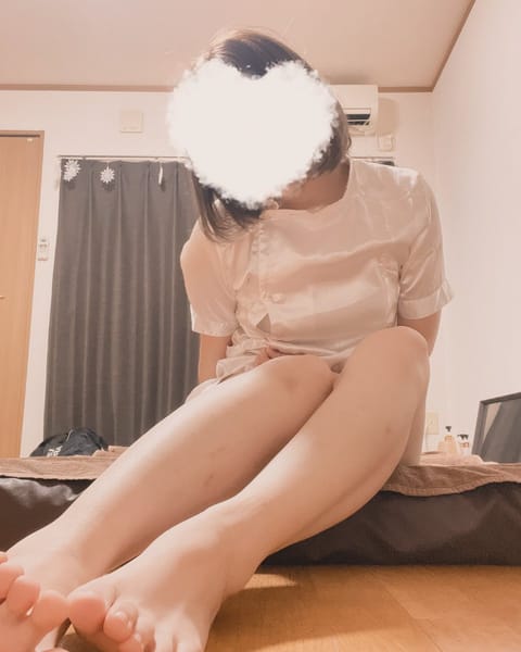 あめです🩵
今日天気悪いですね🥲
少しエステで息抜きしませんか？
1000-1900までルームにいます✨