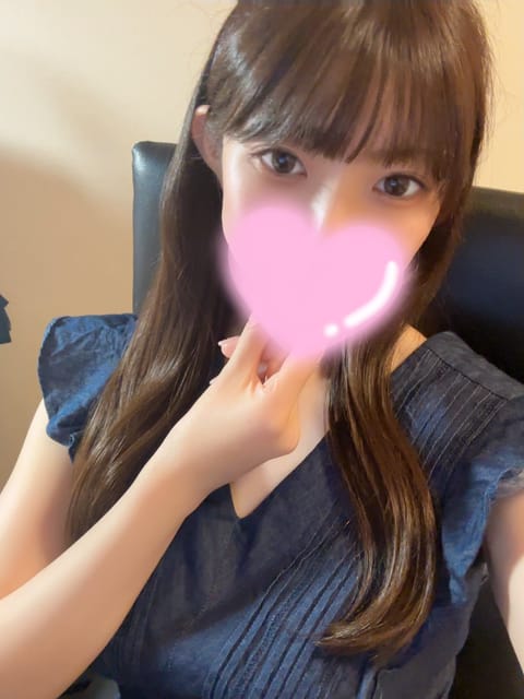 本日も夜21時〜5時まで稲田堤ルームにいます🐱🍒今週は稲田堤率高めだ〜🎀ルームでおまちしてます🌸