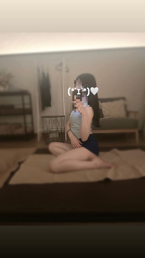 おつかれさまです✨

［　本日出勤してます！　］

またまた寒波が来て
冷えますね(*´꒳`*)

苗木と暖まりませんか