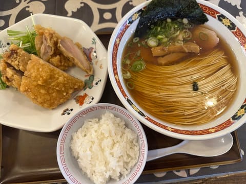 とにかく食べることが大好きですっ♡

美味しいご飯を食べるのが
ストレス発散ですっ✊🏻🩷

#グルメ　#お酒大好き　#辛