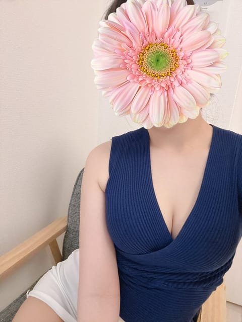 おはようございます☀️

本日12時~19時で出勤します

お待ちしております☺️