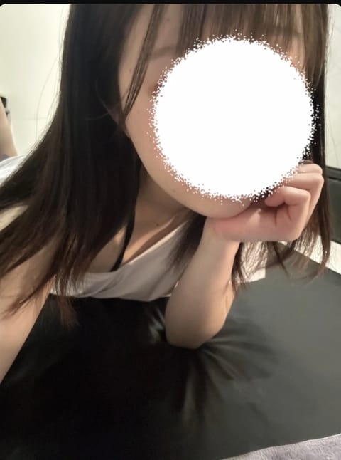 みなさまお疲れ様です😊
出勤情報出ました！
ご予約埋まっている時間もあるので、お早めにお待ちしてます💍
お店からで