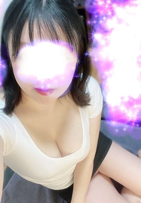 今日は15〜19時迄お部屋にいるよ🍒

ぬるぬるオイルまみれになりに来ない？🤭？