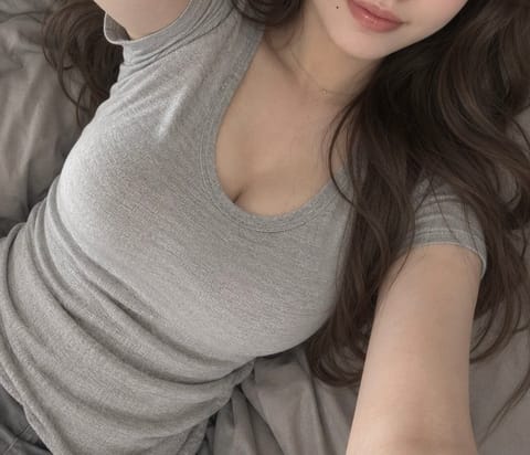 ﾘﾋﾟｰﾀｰ様に6月は私のお誕生日月だから
会いに来てほしいﾅ🩷って言ってたけど
台風ｶﾞﾁｺﾜなので、明日お休みを
い