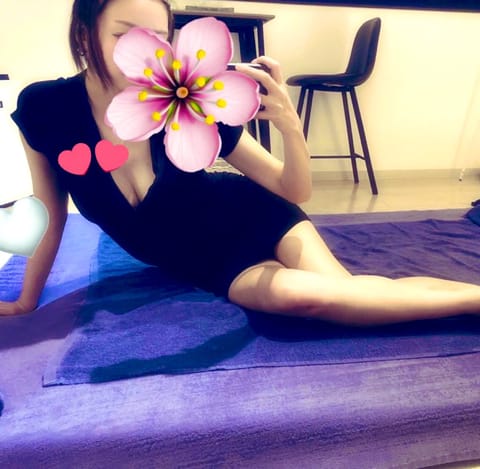 本日13〜16時出勤です🫶💕
本指名様2人ご予約ありがとうございます☺️✨
いつも会いにきてくれて本当に嬉しい😭✨
頑張