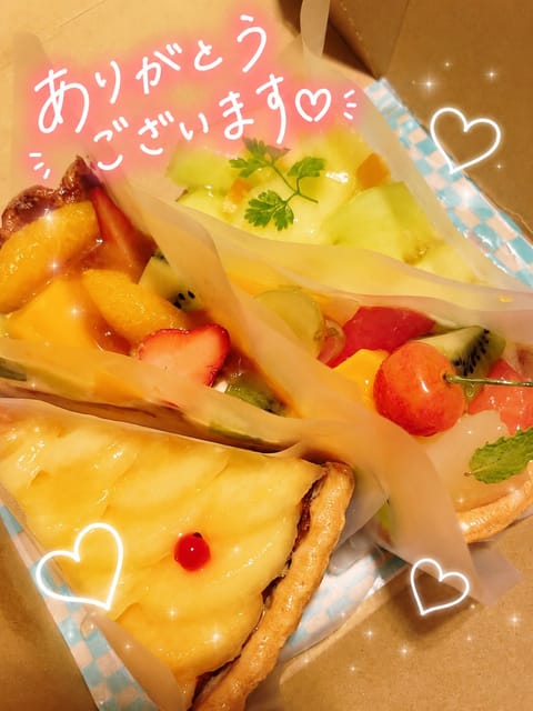 こんにちは！りかです！

昨日初めましてのお客様👨🏻が
大好きなケーキを差し入れしてくれ
ました😭🩷本当にありがとうござ