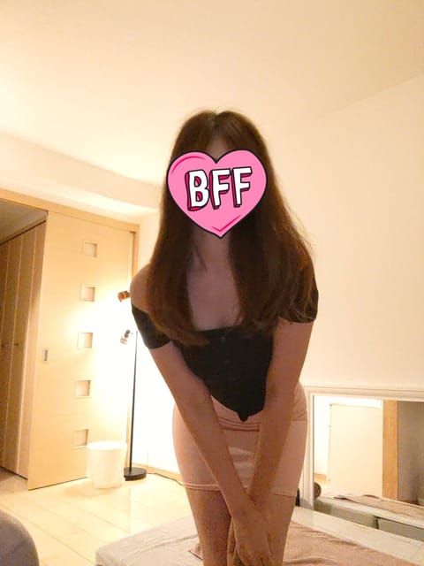 イレギュラーですが本日18:00-25:00
出勤です🦄

お問い合わせお待ちしてます！