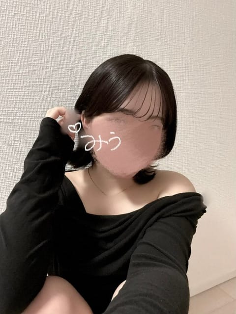 髪伸びたぁー。
来週から1ヶ月弱だけロングにする！！
ボブに戻るのは9月末予定かな☺️
