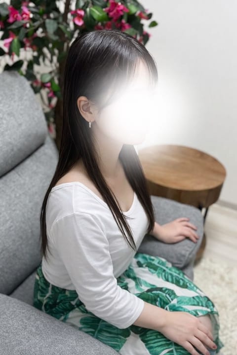 本日出勤してますー🫶🏻💗 -

17時まであと1枠空いてますっっ🈳🥳

リフレッシュしに来たらどうだいぃい😏🫰🏻💗

お