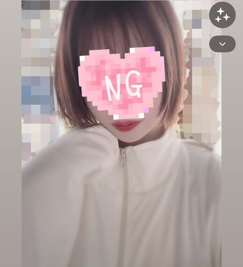 こんにちは！ゆずです🙌
今日も暑いですね、、😭
日焼け止めクリームを塗るのが
面倒だったので長袖で向かってます🙂‍↕️

