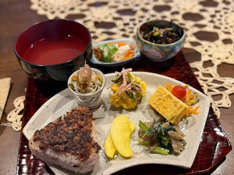 広島遠征来てます🙆‍♀️✨
8/31(月)までいてます🤭💓

福山のセラピストさんとランチ〜🫶🏻💕