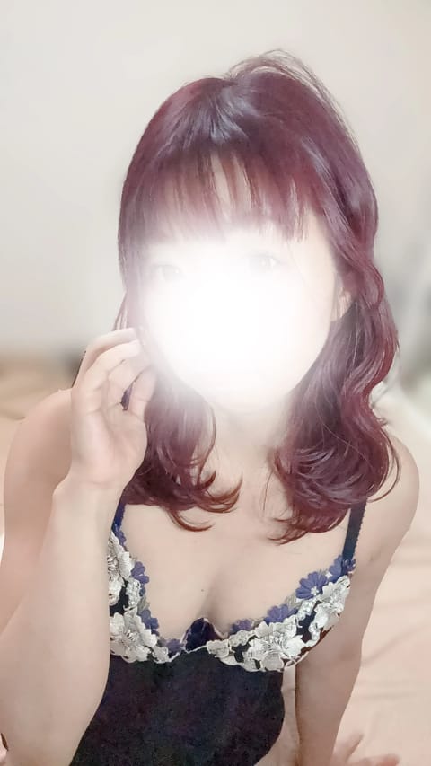 こんばんは！雨降ったりやんだりしてて不安定ですね☔️
本日20-3と遅い時間までいますので
夜更かしさんもお待ちしており