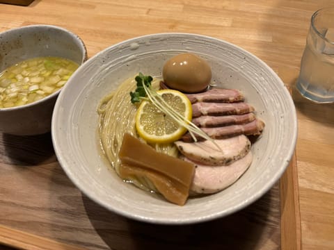 本日の麺活
MENYA HITENZAKA 市原
昆布水つけ麺
⭐️⭐️⭐️⭐️

昆布水のとろみは少なめかな(՞ o̴
