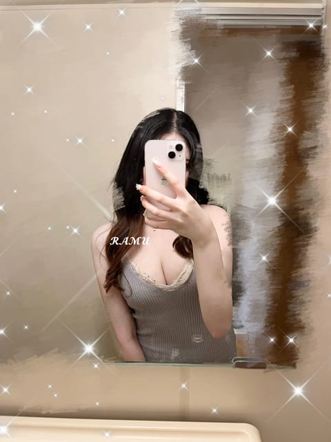 おはようございます☀️

本日21:00~5:00まで出勤します✨️

最短0:30~となります🥰

ご予約お待ちしてお