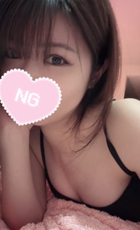激レア出勤の女の子です👧
本日18時まで新橋ルームに出勤しています。癒されたい人はきてね🌸
次回出勤は3週間後で検討中🤔