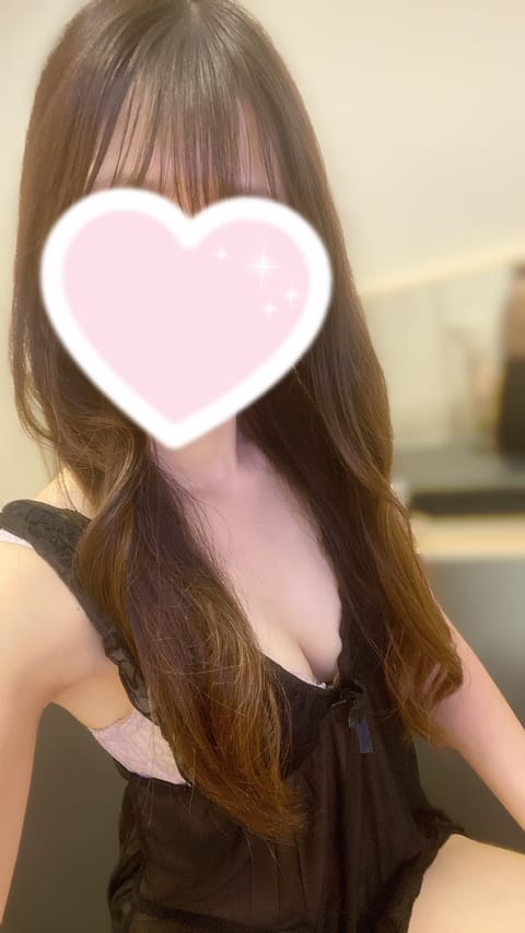 こんばんは🌙
お久しぶりです✨
すっかり秋らしくなりましたね🍁🍂

本日20:00～4:00出勤です💕
ご予約、お問い合